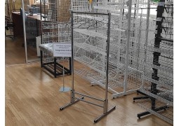 Стійка для дитячого одягу (довжина 0,55 м, висота 1,25 м)